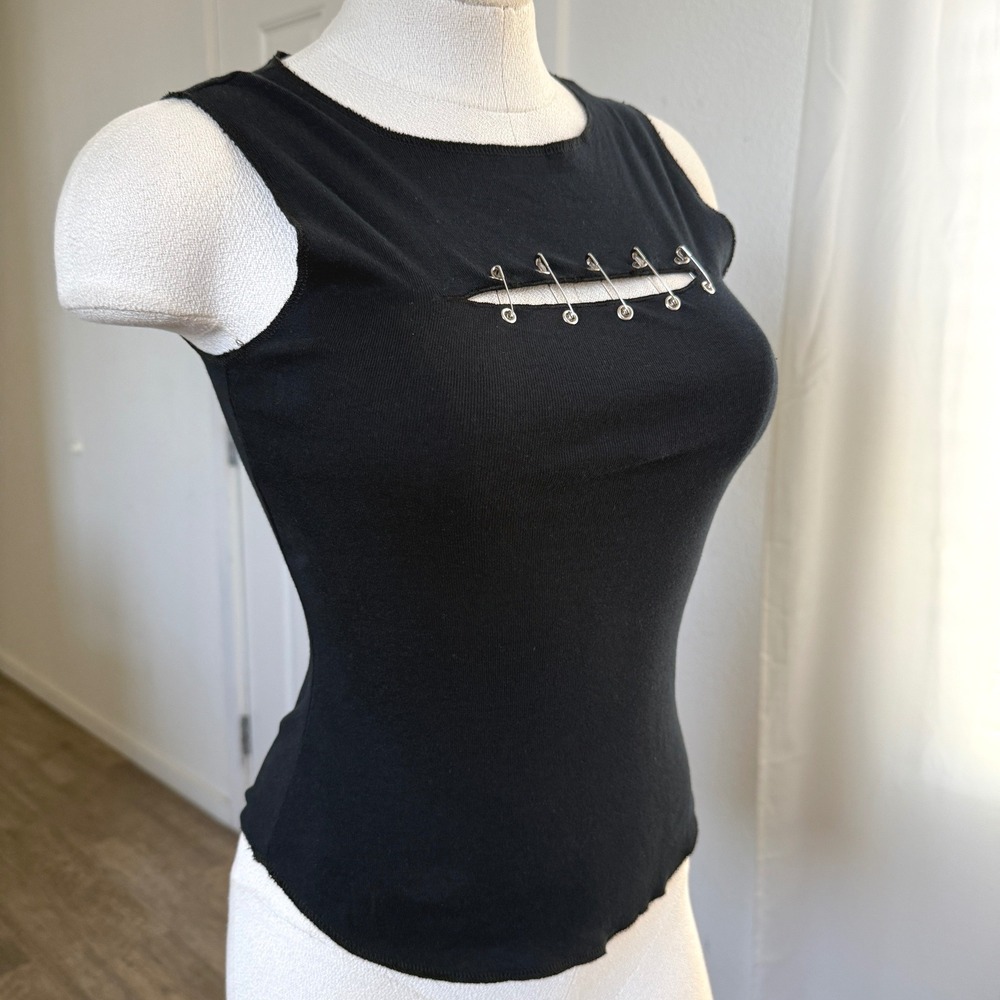 Womens Y2K Safety Pin Tank Top Small Black Punk Grunge Sleeveless Alt USA Goth